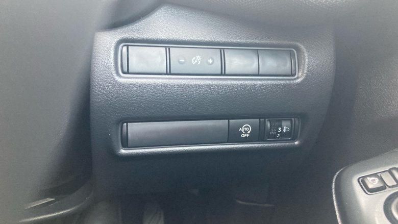 Nissan Juke 1.0 DiG-T N-Connecta 5dr Petrol Hatchback